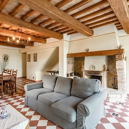 Quercia Close By To - Happy