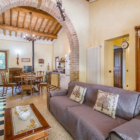 Quercia Close By To - Happy